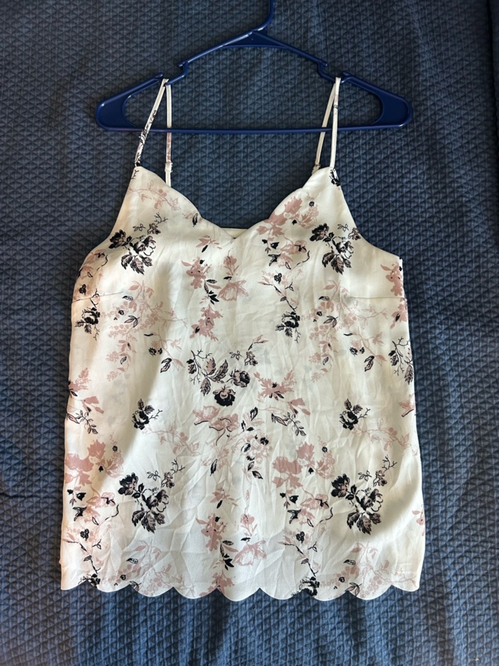 Halogen Cream Floral Scallop-Hem Camisole